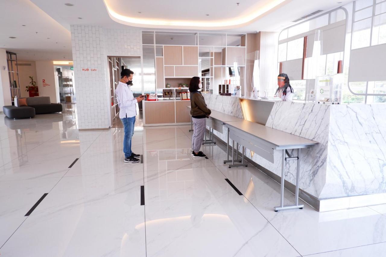 Harris & Conventions Bundaran Satelit Hotel Surabaya
