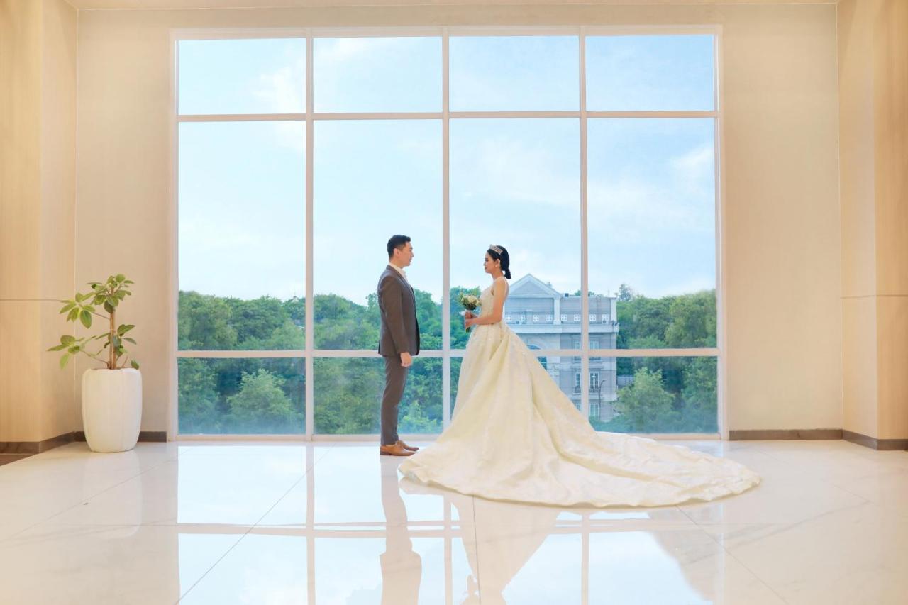 Harris & Conventions Bundaran Satelit Hotel 4*