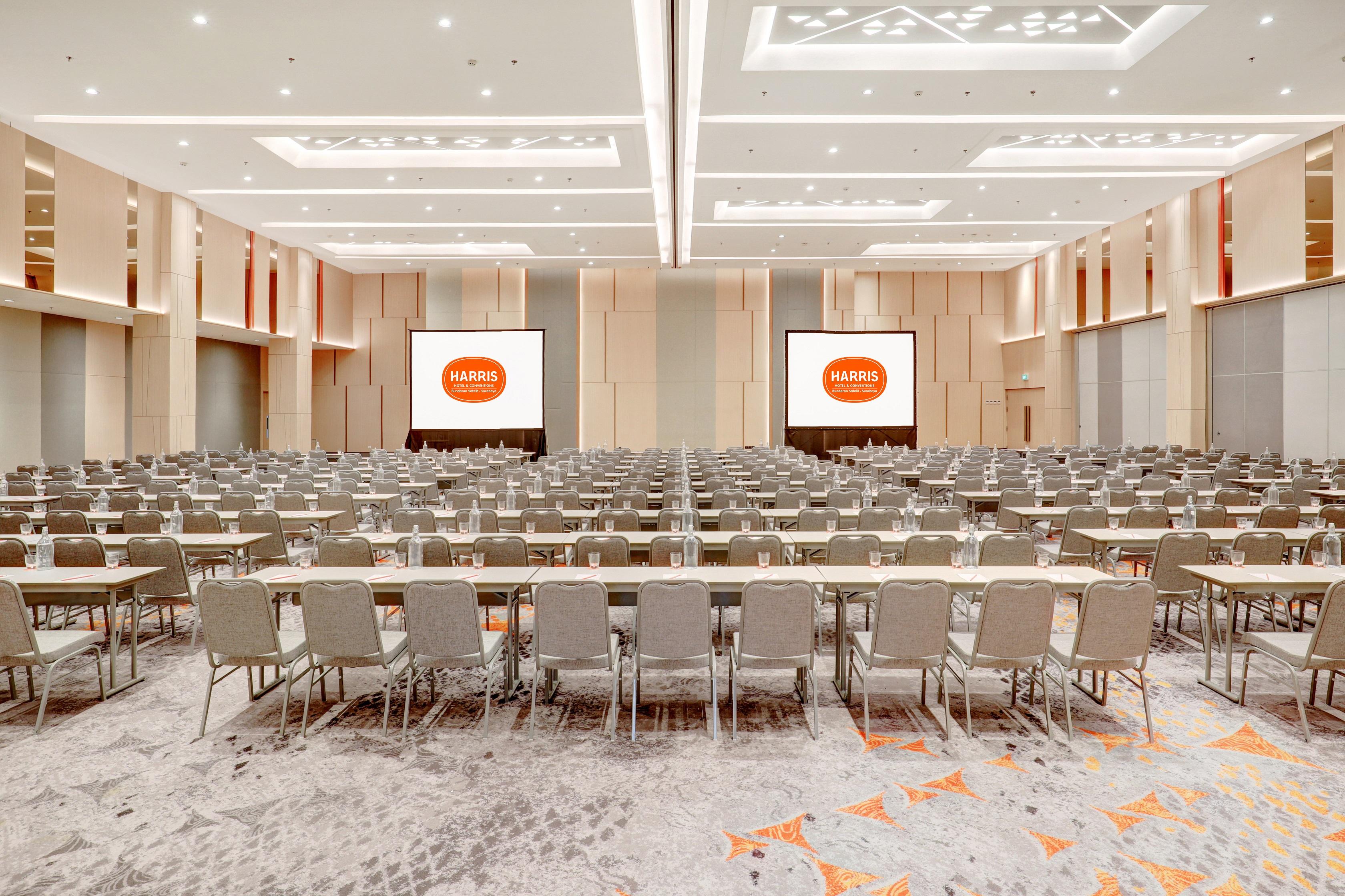 Hotel Harris & Conventions Bundaran Satelit 4*